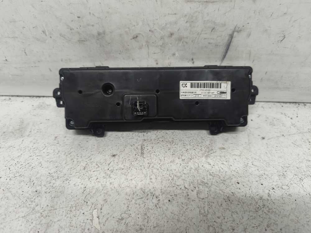 BOUTON DE CHAUFFAGE + ECRAN RADIO RENAULT - Vue 2